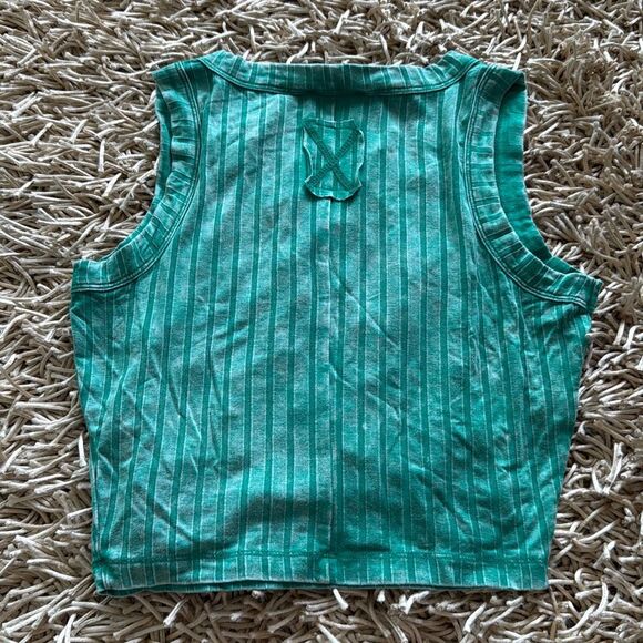 Zenana Ribbed Sleeveless Scoop Neck Cropped Tank Top Size M - Picture 5 of 6